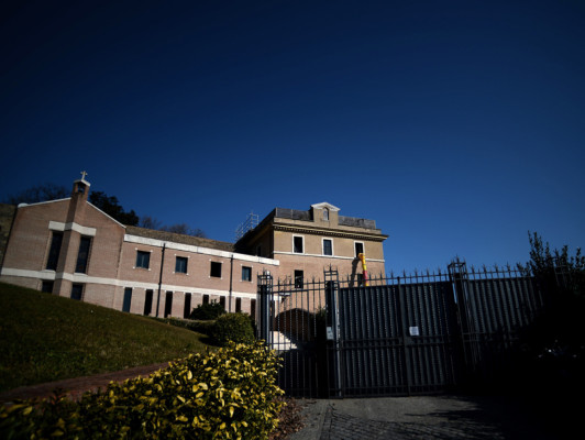 Futura residencia de Benedicto XVI, un oasis de paz en las alturas de Roma