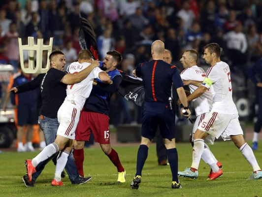 VIDEO: Serbia-Albania suspendido por incidentes