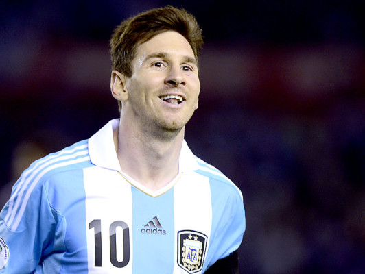 A Messi le faltan 2 goles para alcanzar a Maradona