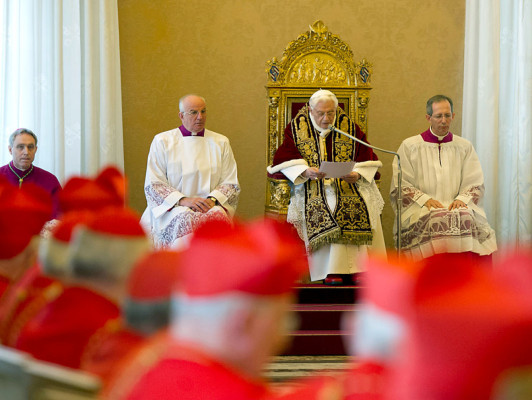 Gracias al latín periodista divulga primicia con renuncia del Papa