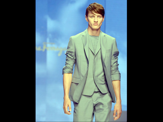 Sello masculino en pasarela de Milán