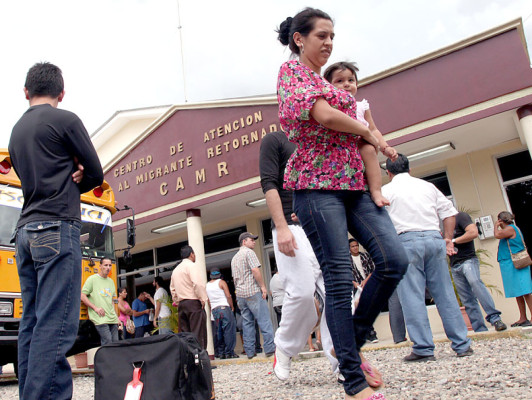 Hoy llegan 269 hondureños deportados