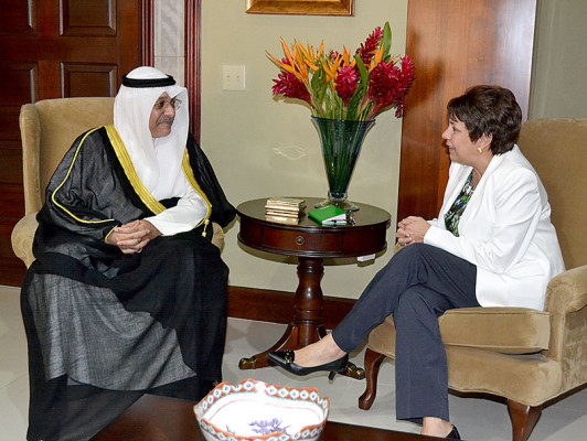 Embajador de Kuwait se reúne con canciller hondureña