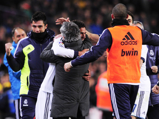 FOTOS: Mourinho festejó como nunca el triunfo ante el Barça