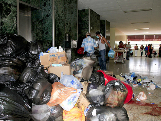 Presidente se reunió con los empleados del Catarino Rivas