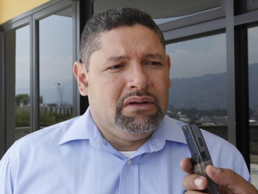 Dirigentes del Sitraina, 'ociosos y barrigones'