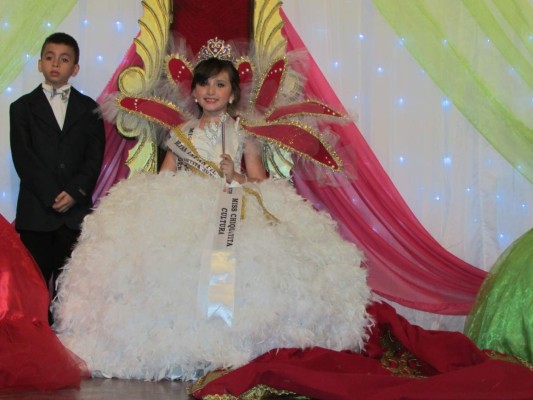 Diversión y belleza presente en la Feria Juniana de El Paraíso