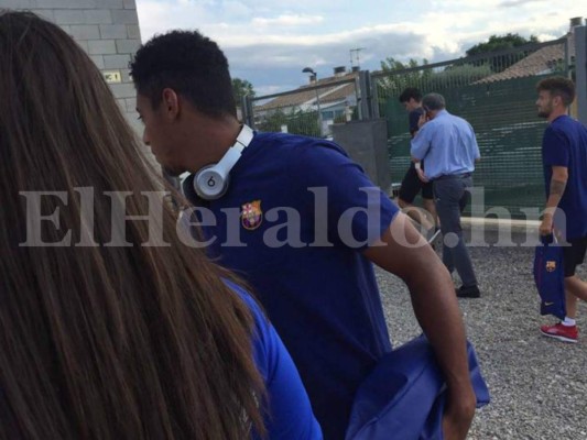 Joven hondureña conoció a Anthony Choco Lozano el día de su debut con el Barcelona B