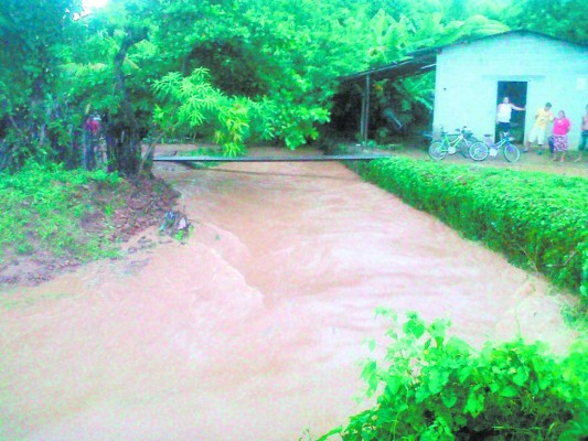 Incomunicadas varias comunidades en occidente por fuertes lluvias