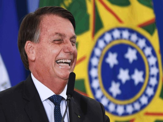 Bolsonaro insulta a la prensa tras informe de gasto millonario en leche condensada