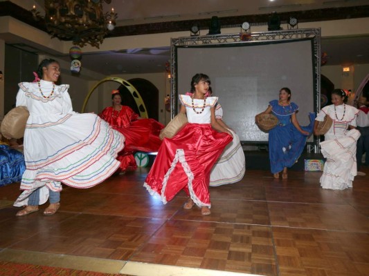 Un centenar de niños muestran sus talentos en el III Neuro Talent Show