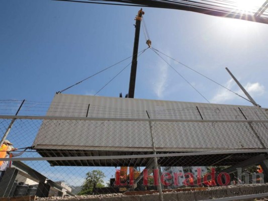 Inicia instalación de primeros módulos de hospital móvil de Tegucigalpa