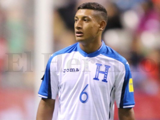 Bryan Acosta no estará contra El Salvador tras sufrir una fisura en el peroné derecho