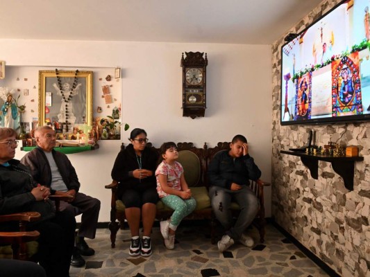 Con misas virtuales, así celebró la feligresía católica el Jueves Santo