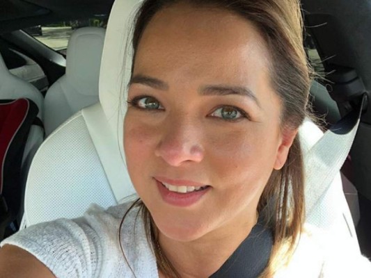 Adamari López muestra sus dotes como cantante en redes sociales