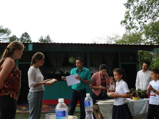 Proyecto 'educate.' impulsa bibliotecas comunitarias y becas estudiantiles