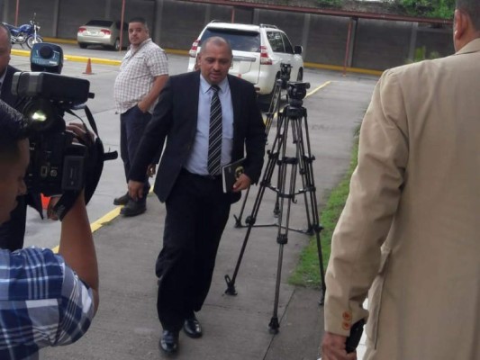 Comienzan a llegar los aspirantes a fiscal para someterse a las pruebas de confianza