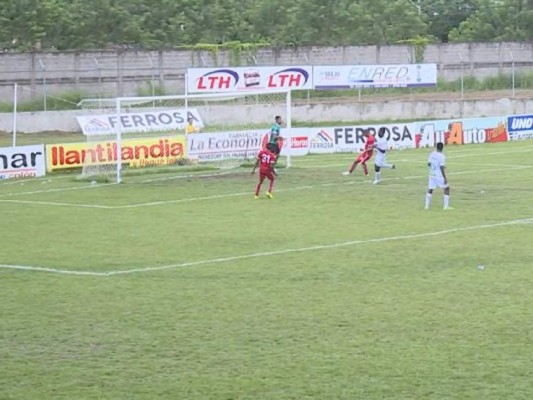 Platense remonta al Real Sociedad y es el único líder e invicto del Apertura