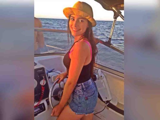 Michelle Bracamontes, la bella chica del clima en TV Azteca Honduras