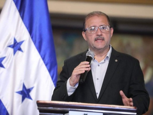 Leonardo Deras promete acabar con contratos inoperables de la ENEE