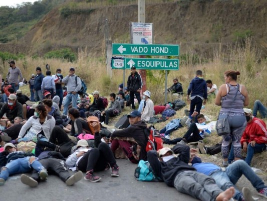 Detectan casos positivos de covid-19 en la caravana migrante