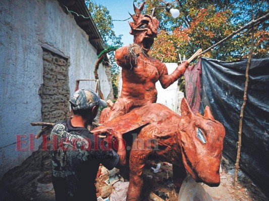 Espectaculares monigotes de Ojojona despedirán el 2021