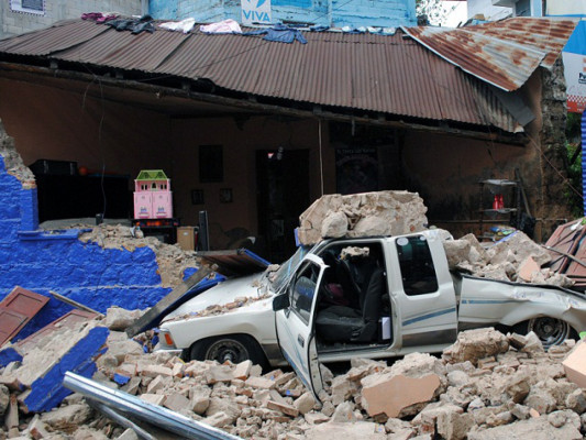Al menos 48 muertos deja violento terremoto en Guatemala