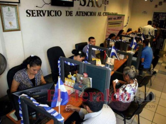 Diputado Juan Barahona en contra de dar acuerdo a empleados temporales