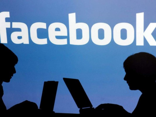 El bug afectó a la red del 18 al 27 de mayo. Facebook pudo reparar el error el 22 de mayo, pero necesitó cinco días más para que todos los mensajes fueran privados. (Foto: AFP)