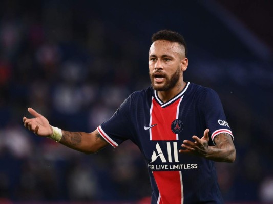 Neymar recibe muestras de apoyo en Brasil tras sus denuncias de racismo
