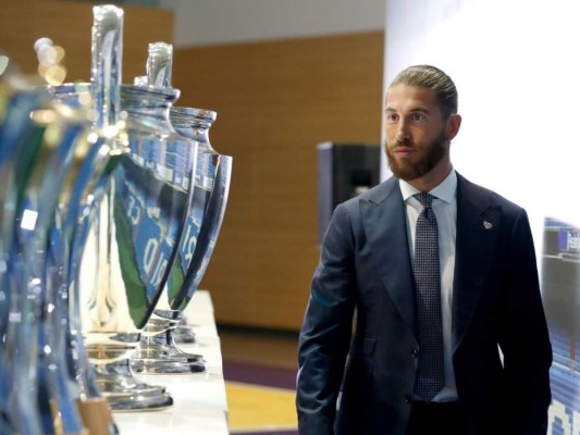 Ramos se despide entre lágrimas y dice que nunca quiso dejar el Real Madrid