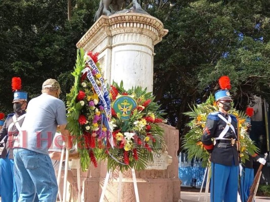 Rinden tributo al general Francisco Morazán en el parque Central de Tegucigalpa (FOTOS)
