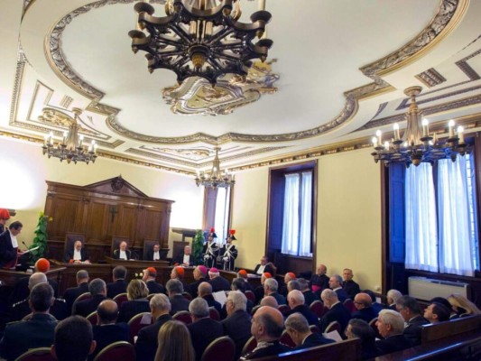 Papa Francisco introduce cambio en código legal del Vaticano