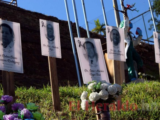 Con homenaje a médicos fallecidos crean conciencia sobre letalidad del covid-19