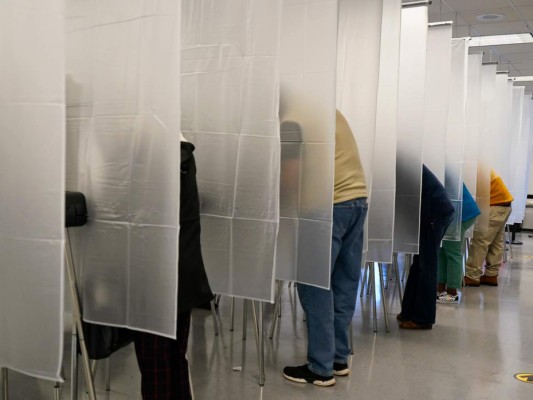 'Vota por Trump o iremos por ti': Votantes de Florida reciben amenazas