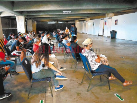 Honduras debe vacunar de 16 a 22 mil personas diarias