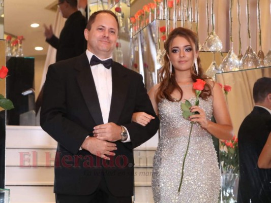 FOTOS: Elegancia y estilo en la Prom 2019 de la Americana