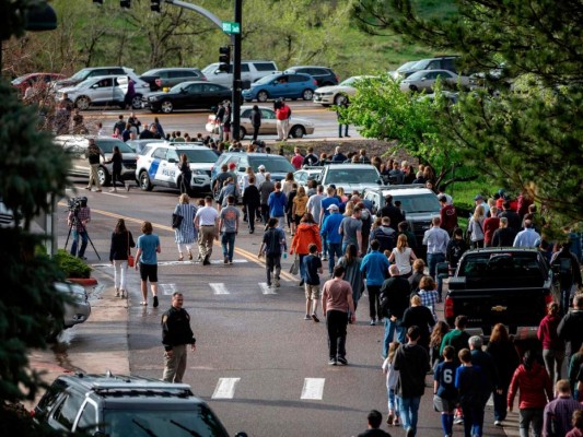 Una niña entre los sospechosos del tiroteo en escuela de Colorado