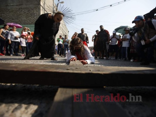 Las mejores imágenes de las dramatizaciones de los hondureños sobre el calvario que vivió Jesús