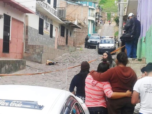 Honduras: Le quitan la camisa y luego lo matan