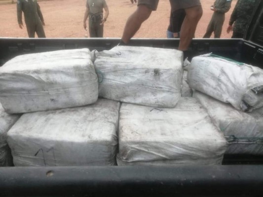 Cocaína y lanzagranadas: decomisos que dejó intercepción de narcoavioneta