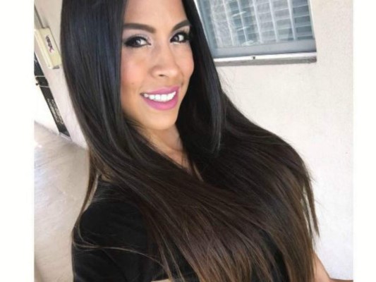 Hermana de Lipstickfables encanta con su escultural cuerpo