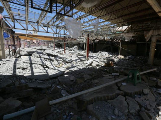 Demolición de puestos del mercado San Isidro avanza en un 60 por ciento