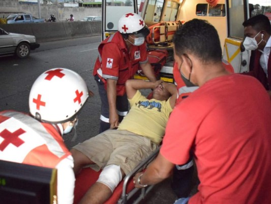 Varios heridos deja aparatosa colisión de cinco vehículos en bulevar capitalino