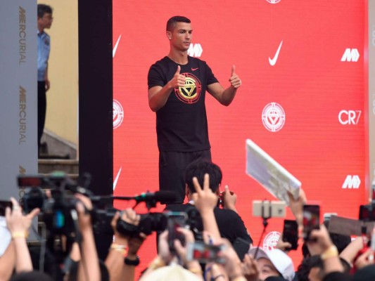 Cristiano alborota China y ya es portada de Vanity Fair Italia