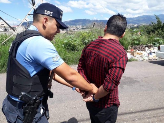 Detienen a hombre que robó fusil a jefe de seguridad del fiscal Óscar Chinchilla