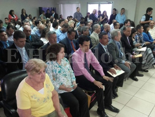 Unos 74 extranjeros obtienen la nacionalidad hondureña