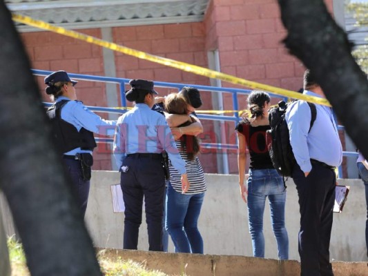 Drama, dolor y desesperación: las tristes fotos de familiares y amigos del abogado Reynaldo Barahona, asesinado frente a la Corte Suprema de Justicia