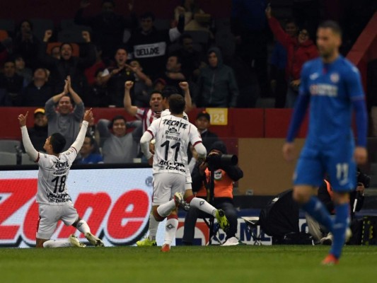 Chivas vence a Cruz Azul y se encarama en la cima&nbsp;