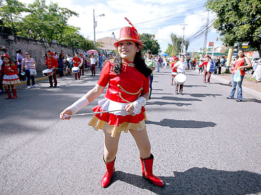 Estudiantes de básica y prebásica festejan el Día del Ambiente en la capital de Honduras